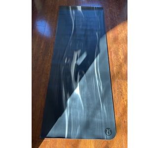 Lululemon travel yoga mat - 1.5mm